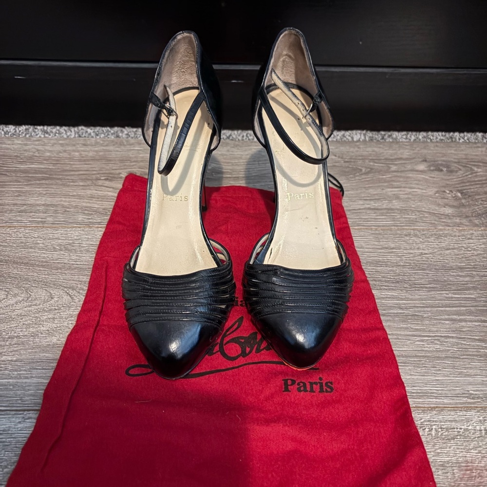 Christian Louboutin Black Pointed Leather Ankle-Strap Pumps size 40.